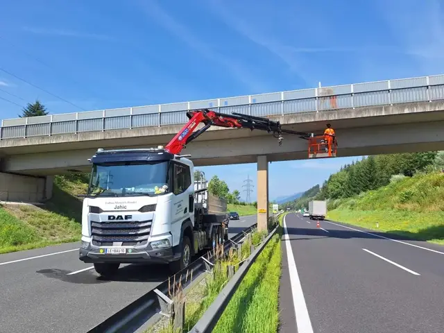 DAF Drei-Achser mit Kran